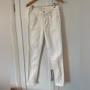 Levi’s White 721 High Rise Skinny Jeans Size 28